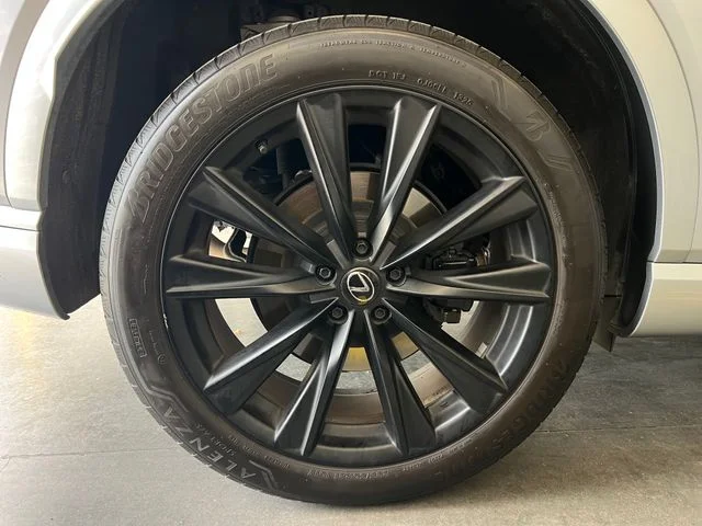 Used 2023 Iridium Lexus 500h F SPORT Performance image 11