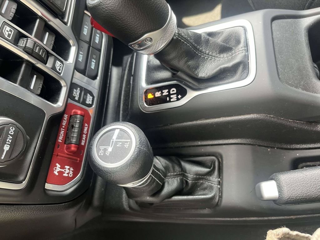 Used 2025 White Jeep Rubicon image 24
