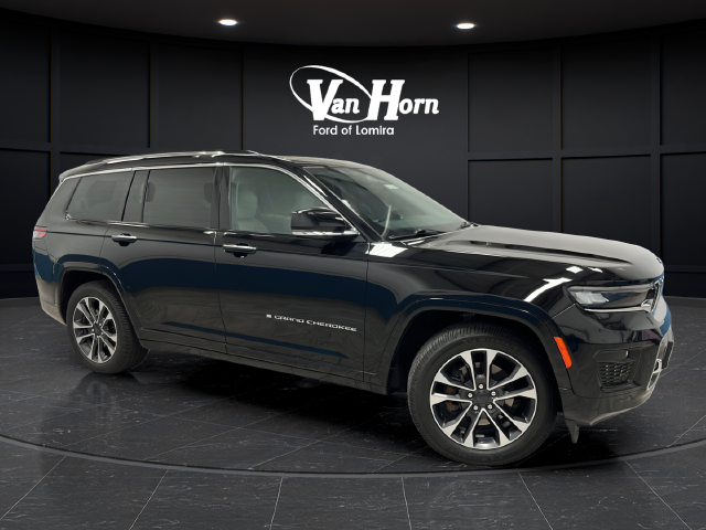 Used 2023 Diamond Black Crystal Pearlcoat Jeep Overland image 1