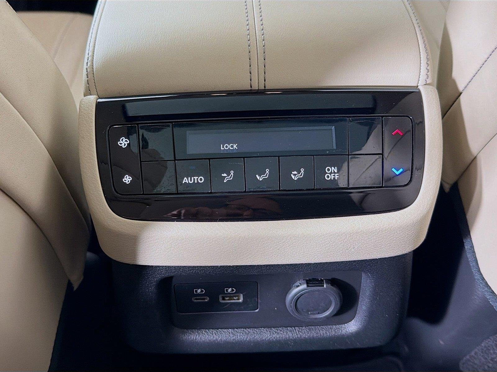 Used 2023 Majestic White INFINITI LUXE image 29