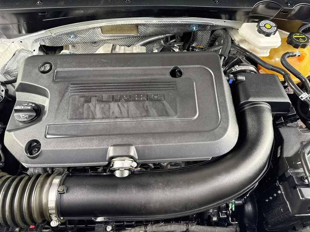 Used 2025 Summit White Buick Sport Touring image 38