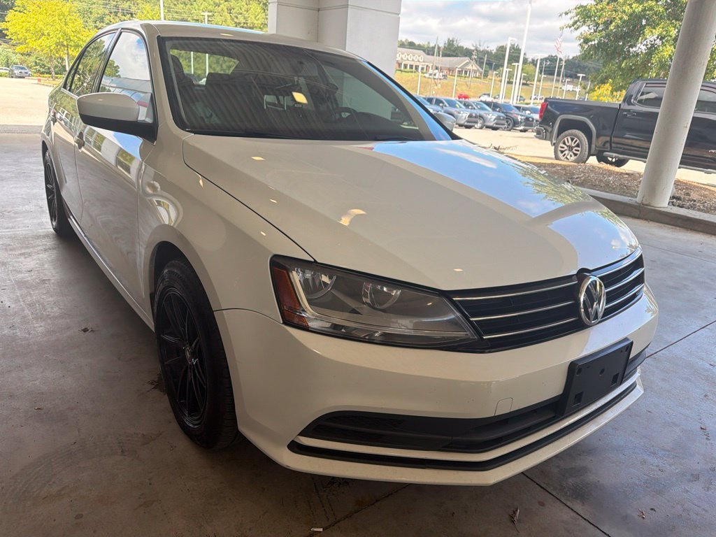 Used 2017 White Volkswagen 1.4T S image 4