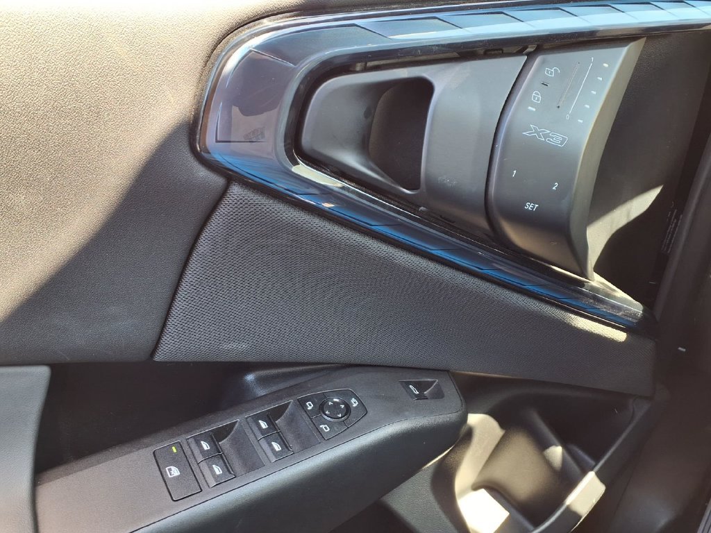 2025 BMW X3 30 - Photo 16