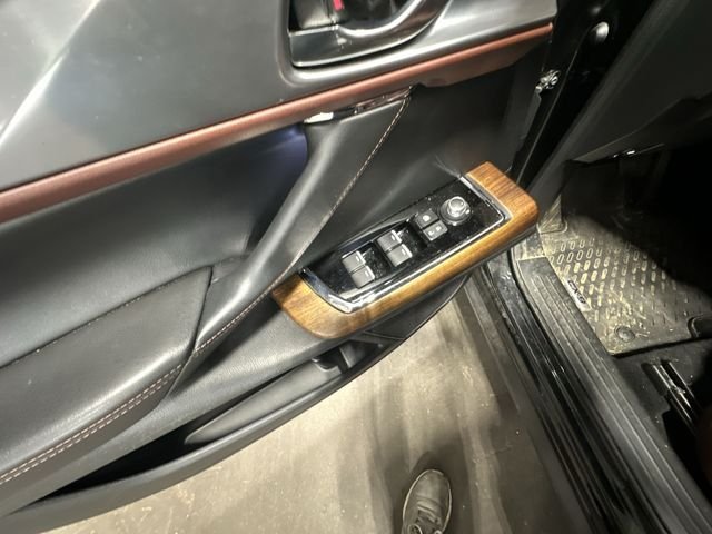 Used 2017 Black Mazda Signature image 19