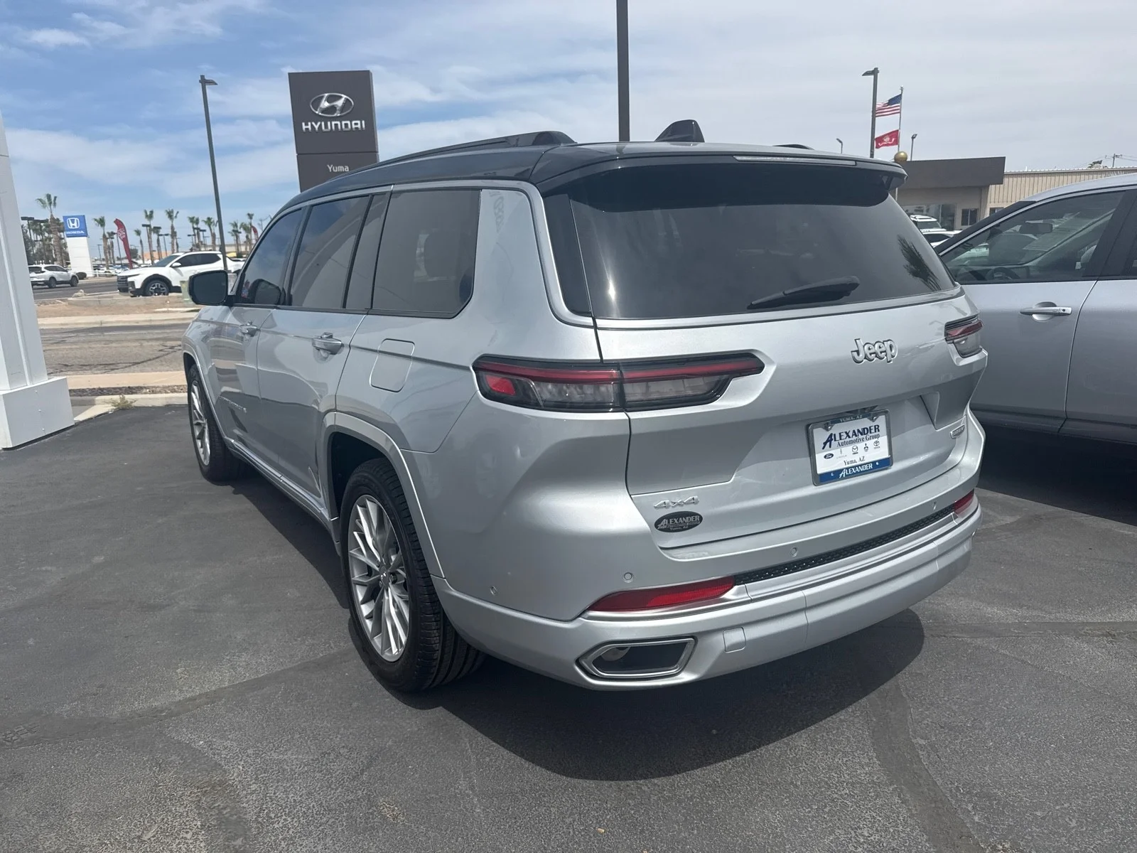 Used 2025 Silver Zynith Jeep Summit image 6