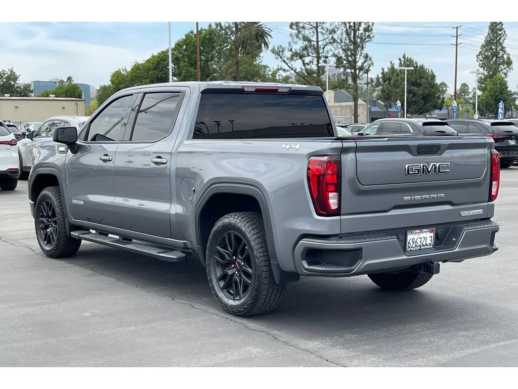 Used 2022 Satin Steel Metallic GMC Elevation image 3