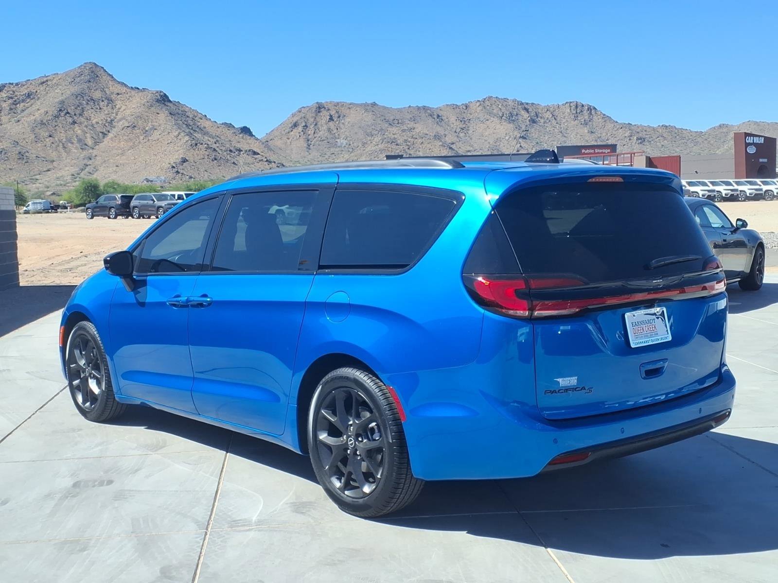 New 2026 Hydro Blue Pearl-Coat Exterior Paint Chrysler Select image 4