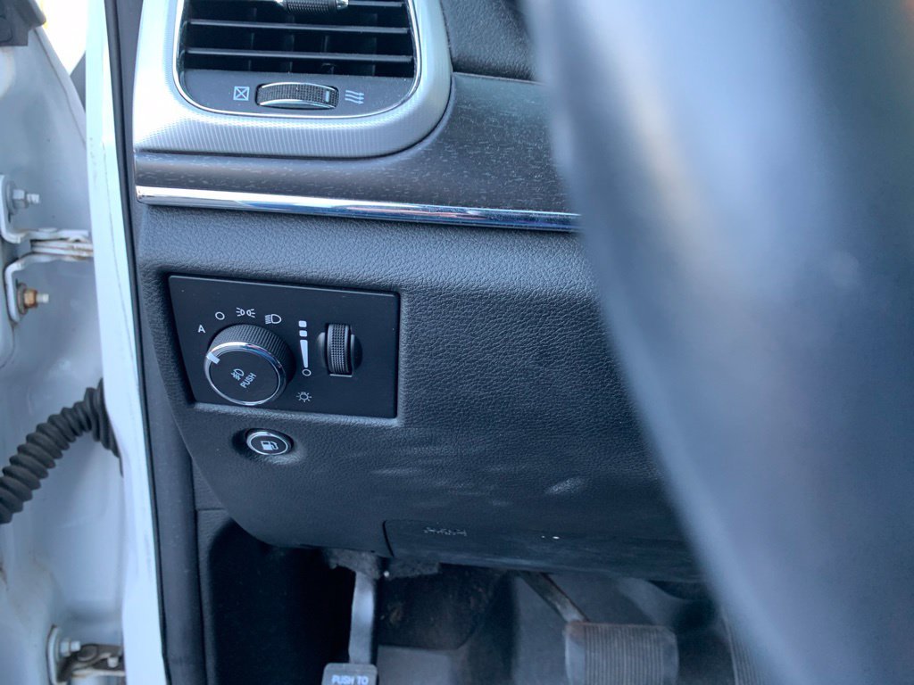 Used 2018 White Jeep Limited image 18