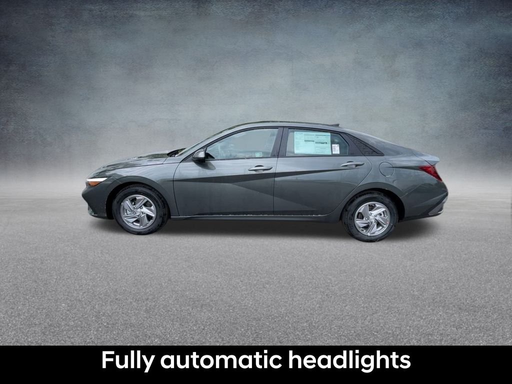 2025 Hyundai Elantra SE - Photo 14