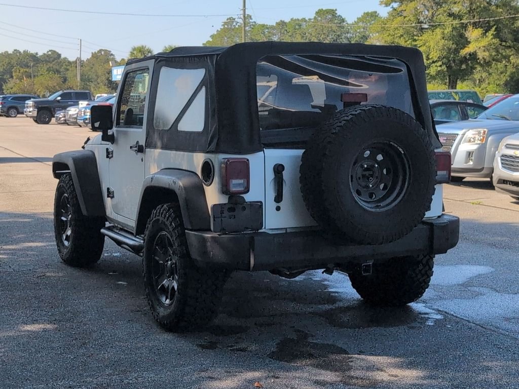 Used 2008 Green Jeep X image 3