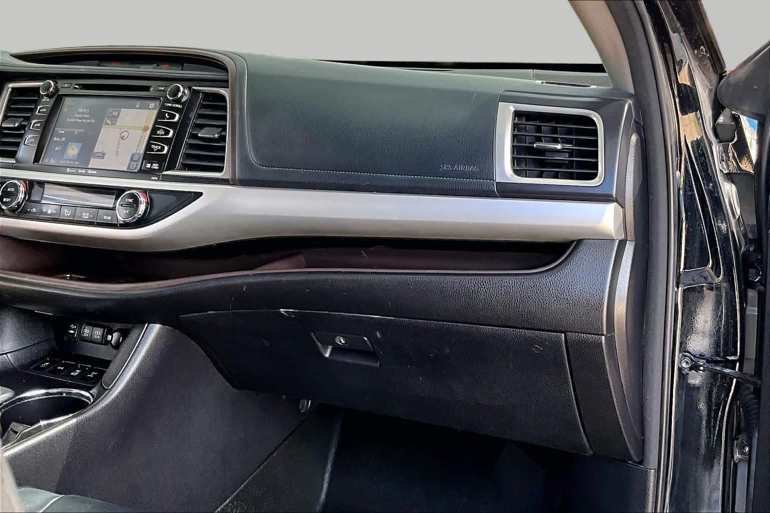 Used 2017 Midnight Black Metallic Toyota XLE image 18