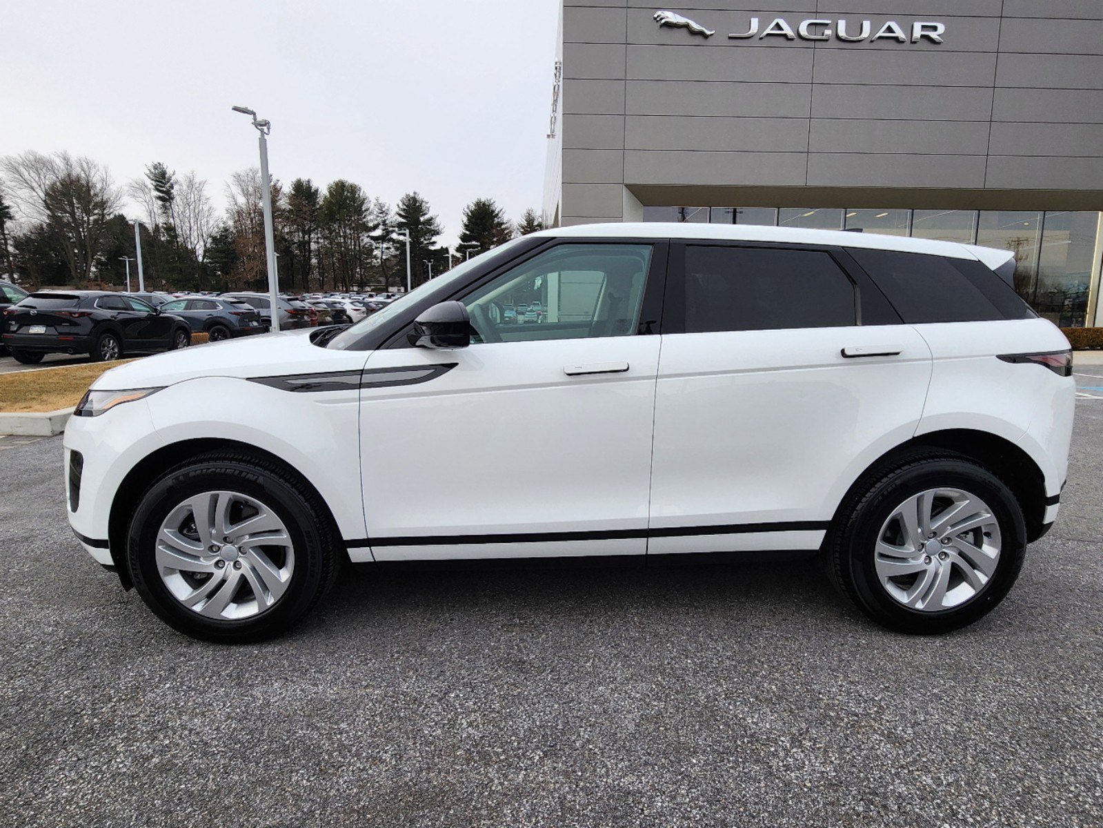 Certified Used 2024 Fuji White Land Rover S image 5