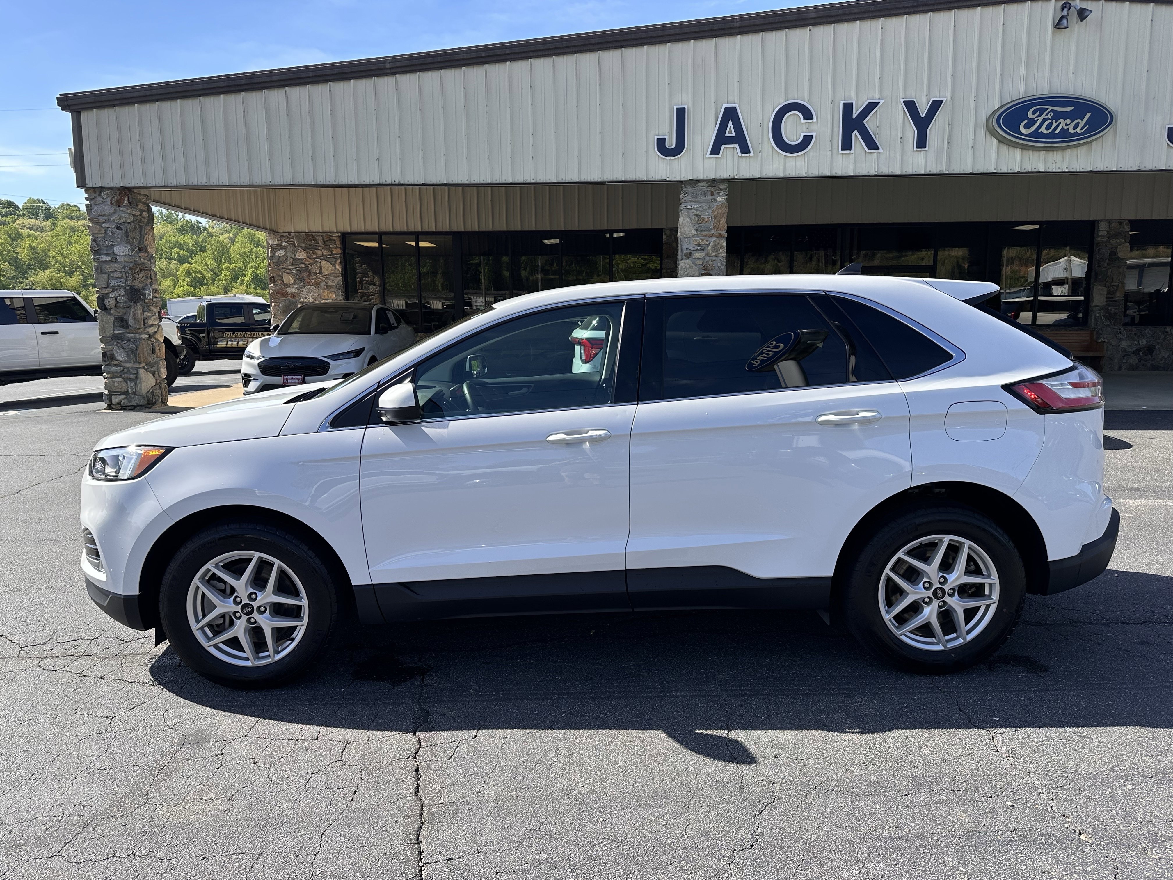 2024 Ford Edge SEL AWD's photo