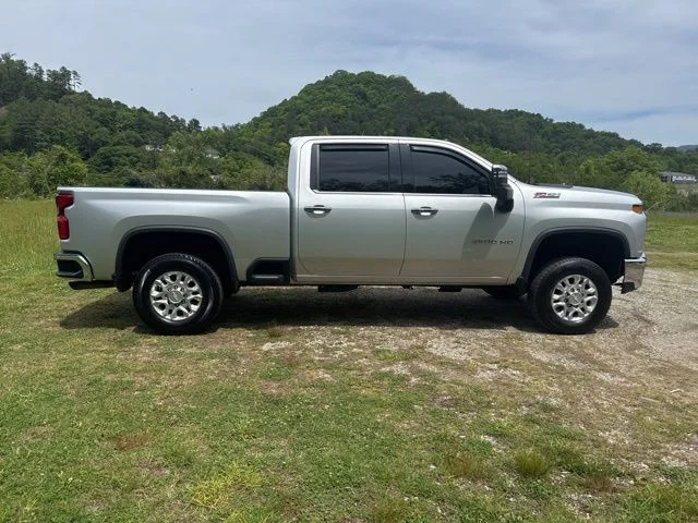 Used 2020 Silver Chevrolet LTZ image 9