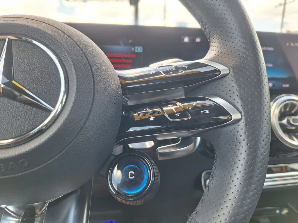 Used 2025  Mercedes-Benz GLA 35 AMG® image 13