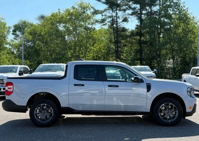 New 2026 White Ford XLT image 3