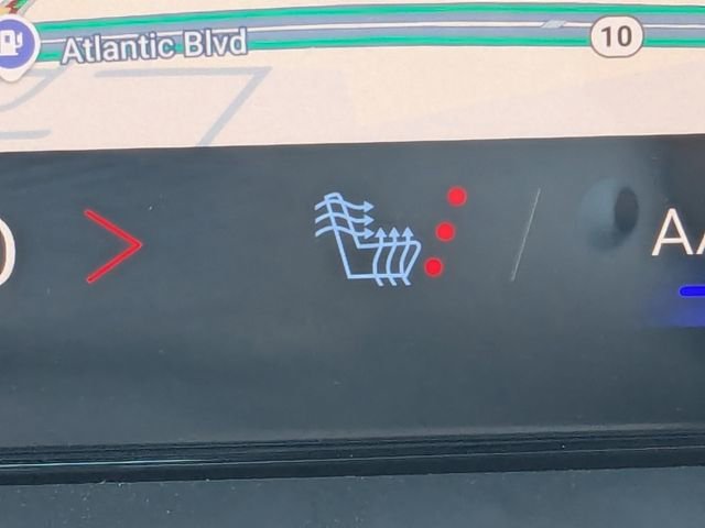 2025 Chevrolet Traverse LT - Photo 27