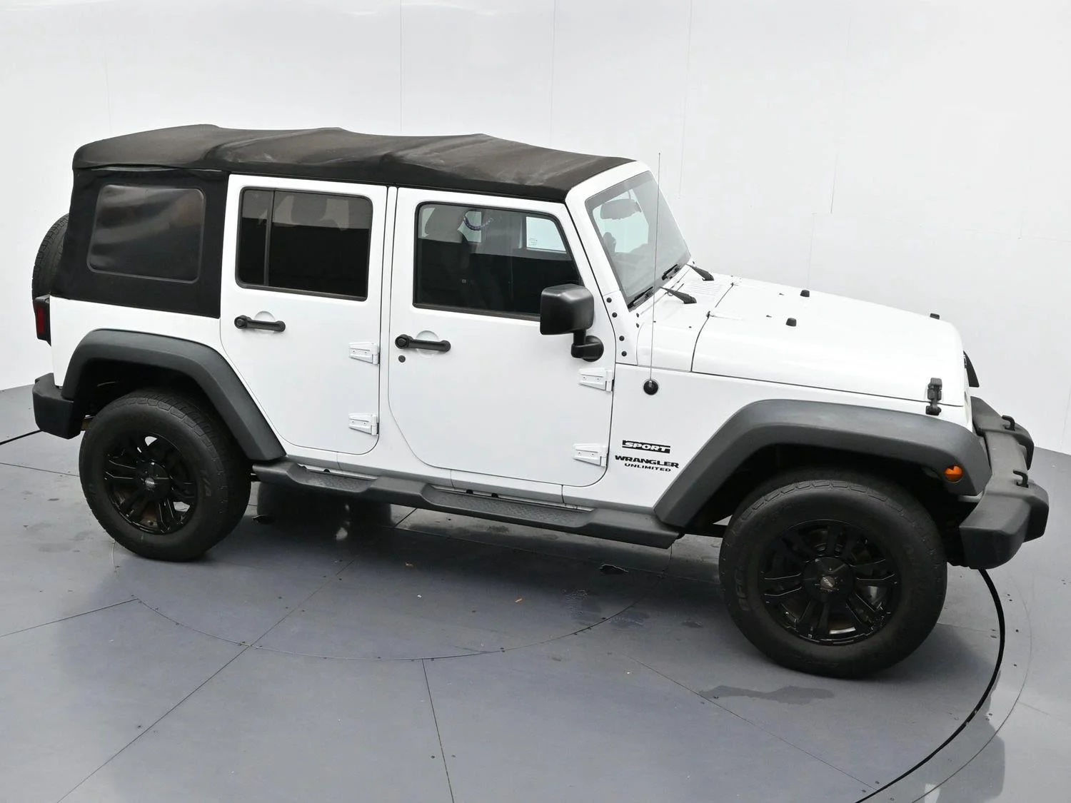 Used 2015 Bright White Clearcoat Jeep Sport image 35