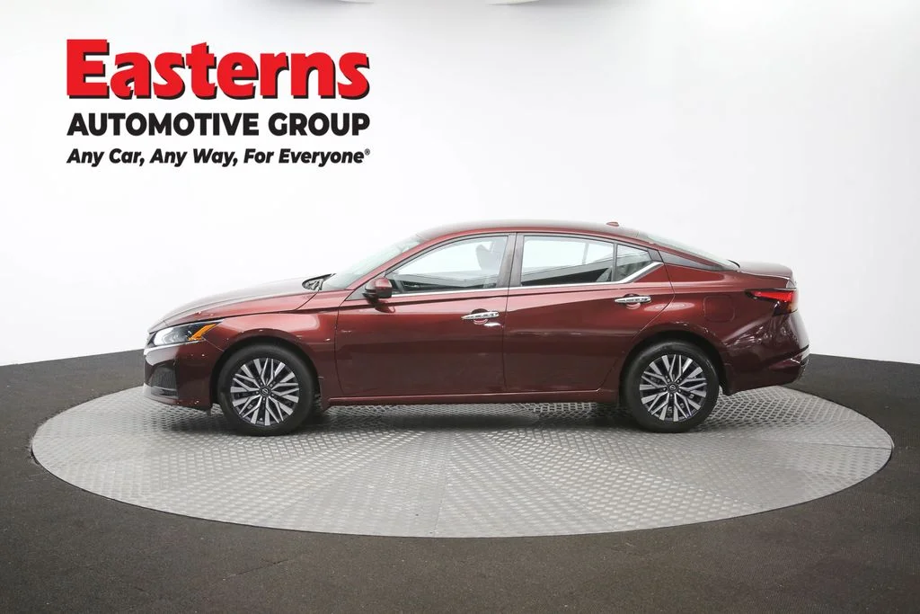 Used 2023 Red Nissan 2.5 SV image 59