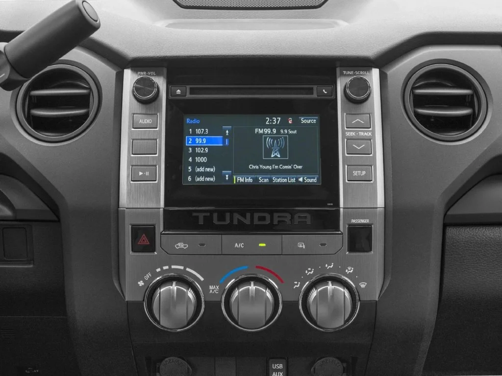 Used 2016 Super White Toyota SR image 7