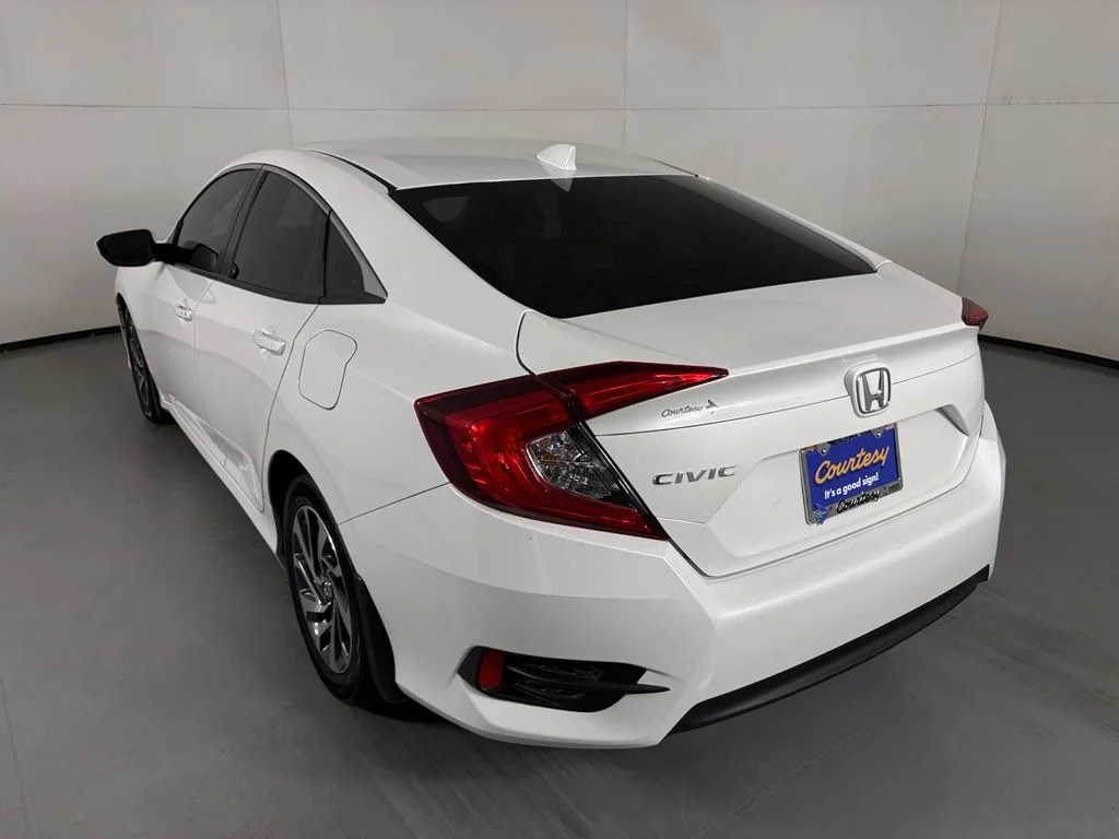 Used 2018  Honda EX image 6