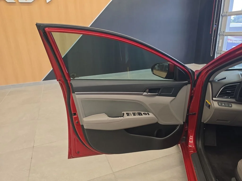 Used 2018 Red Hyundai SEL image 14