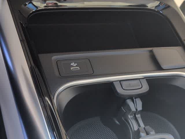 New 2026 Polar White Mercedes-Benz GLA 250 image 32