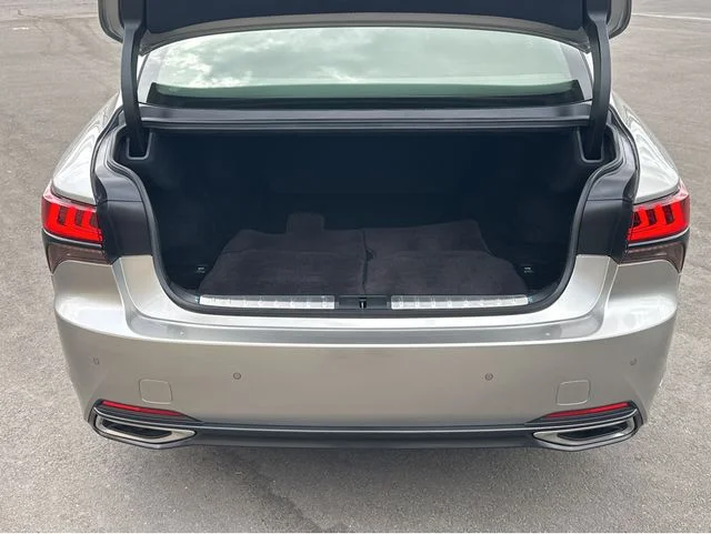 2022 Lexus LS Base - Photo 19