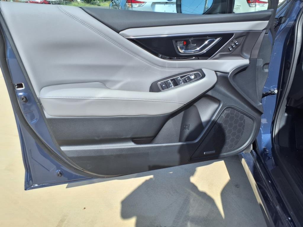 Used 2025 Cosmic Blue Pearl Subaru Limited image 20