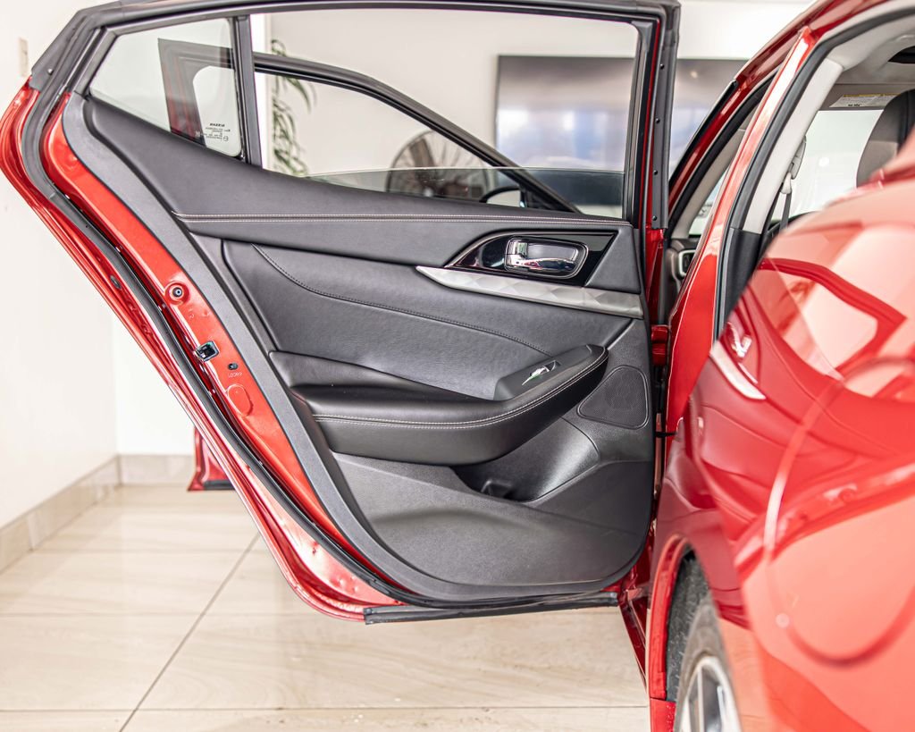 Used 2023 Red Nissan 3.5 SL image 35
