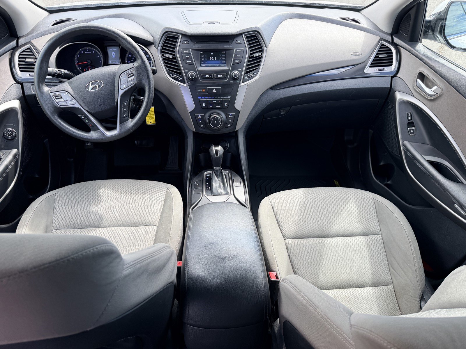 Used 2015 White Hyundai GLS image 18