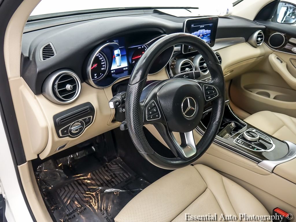 Used 2018  Mercedes-Benz GLC 300 image 10