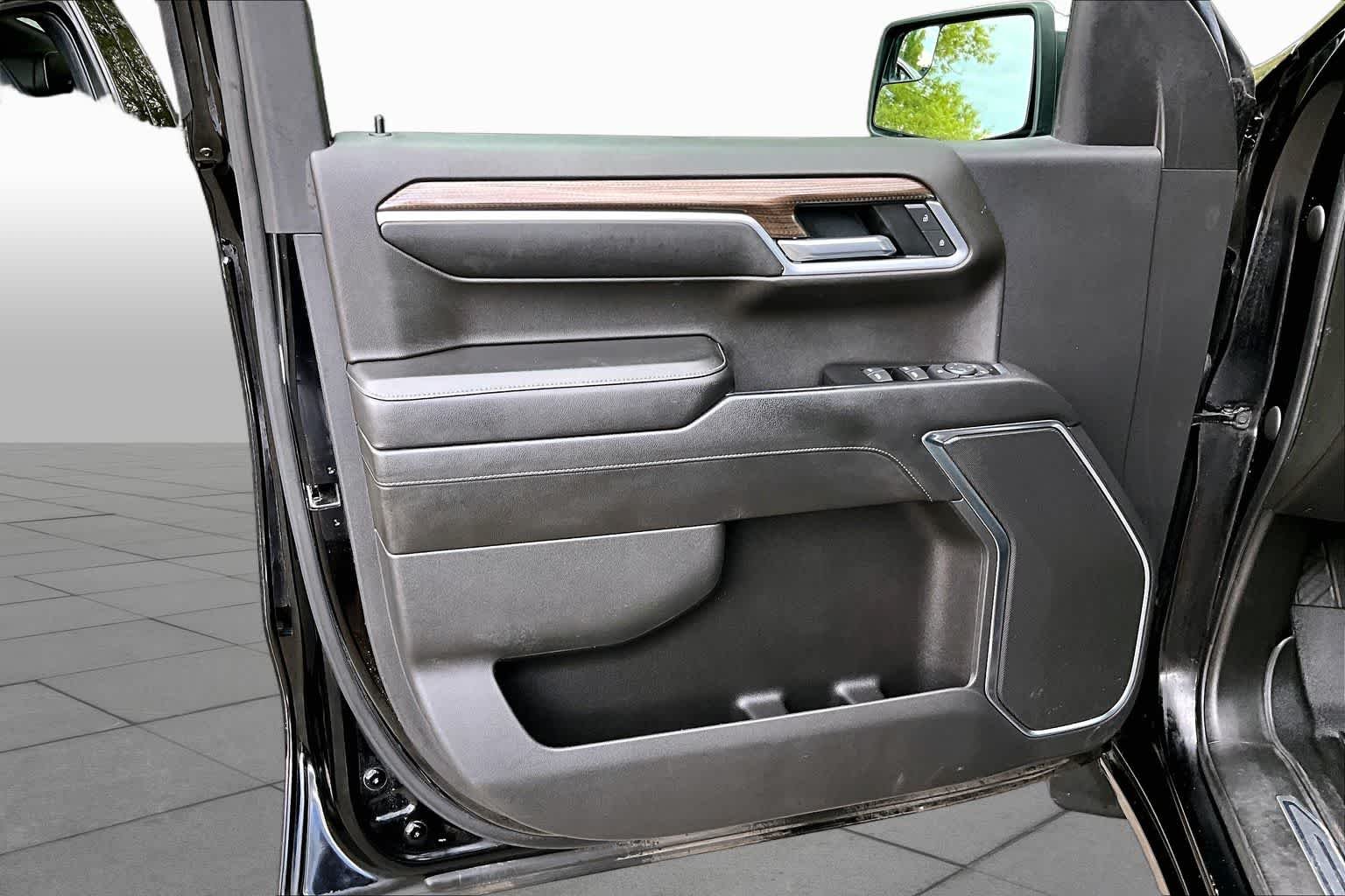 Used 2022 Black Chevrolet LT image 20