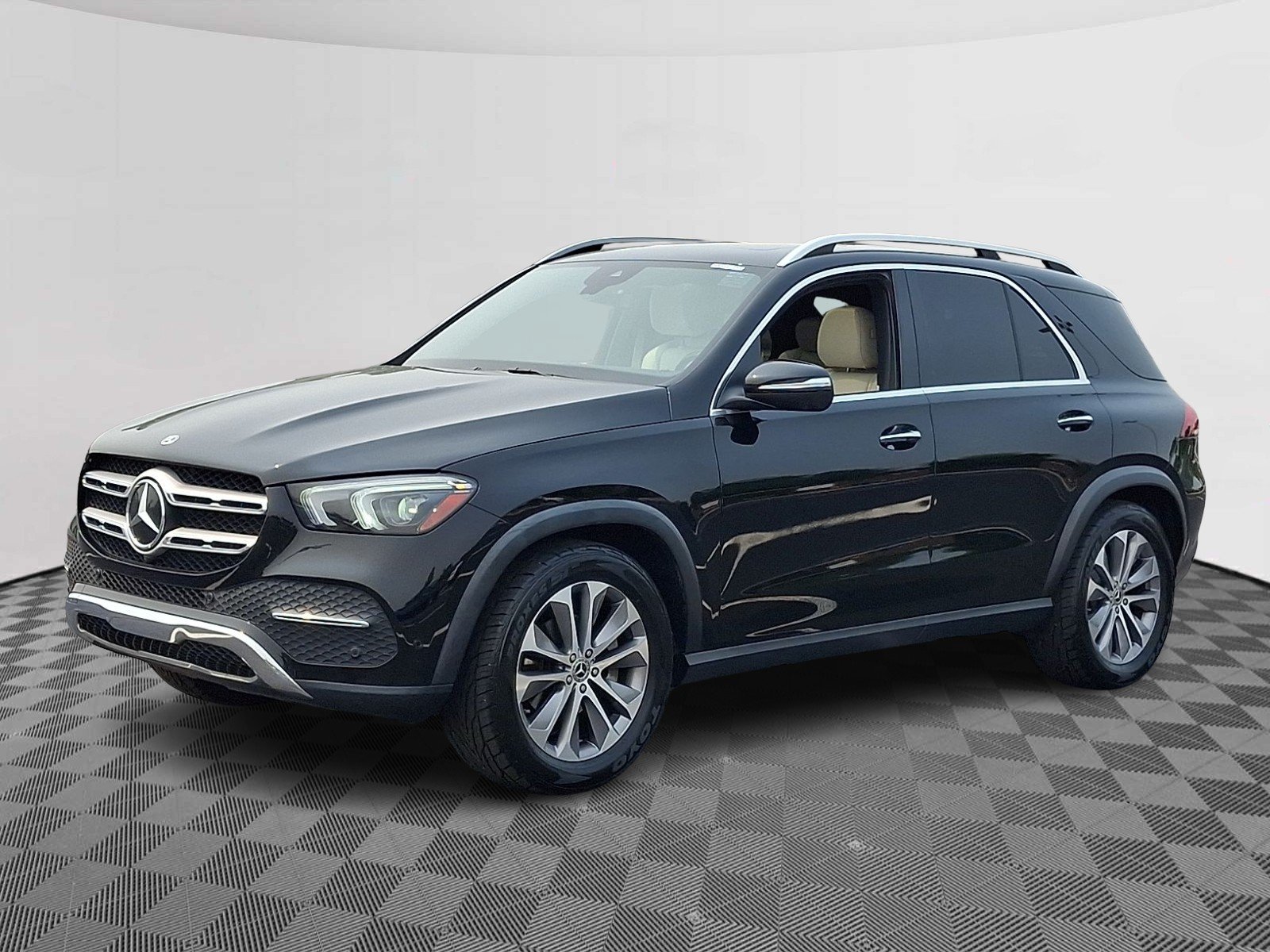 Used 2021 Black - 040 Mercedes-Benz 4MATIC® image 3