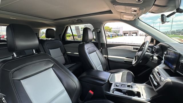 Used 2023 Gray Ford XLT image 18