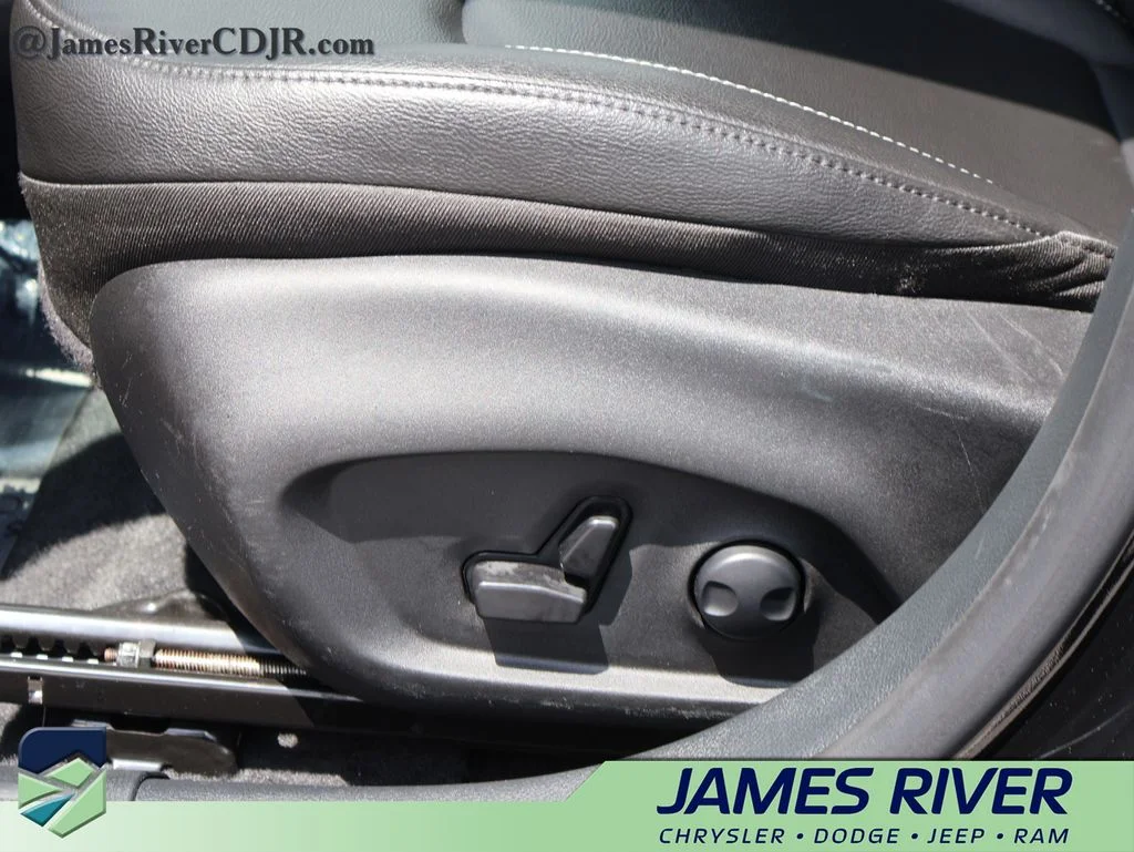 Used 2025 Black Jeep Limited image 23