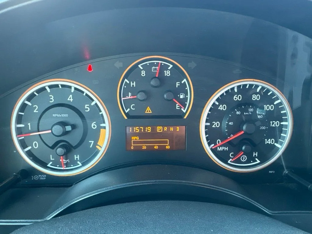 Used 2010 Silver Nissan SE image 22