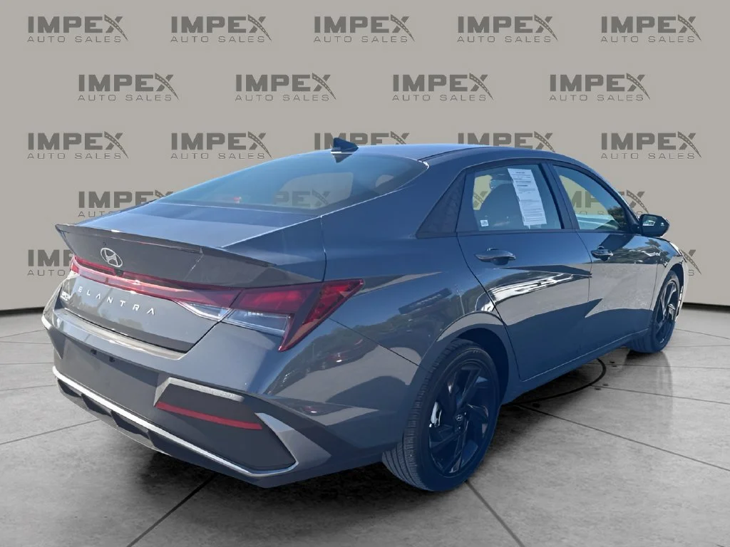 Used 2026 Gray Hyundai SEL Sport image 5