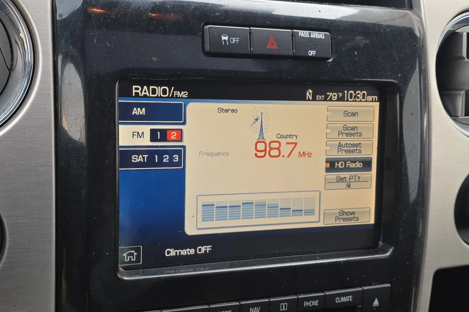 Used 2011  Ford  image 16