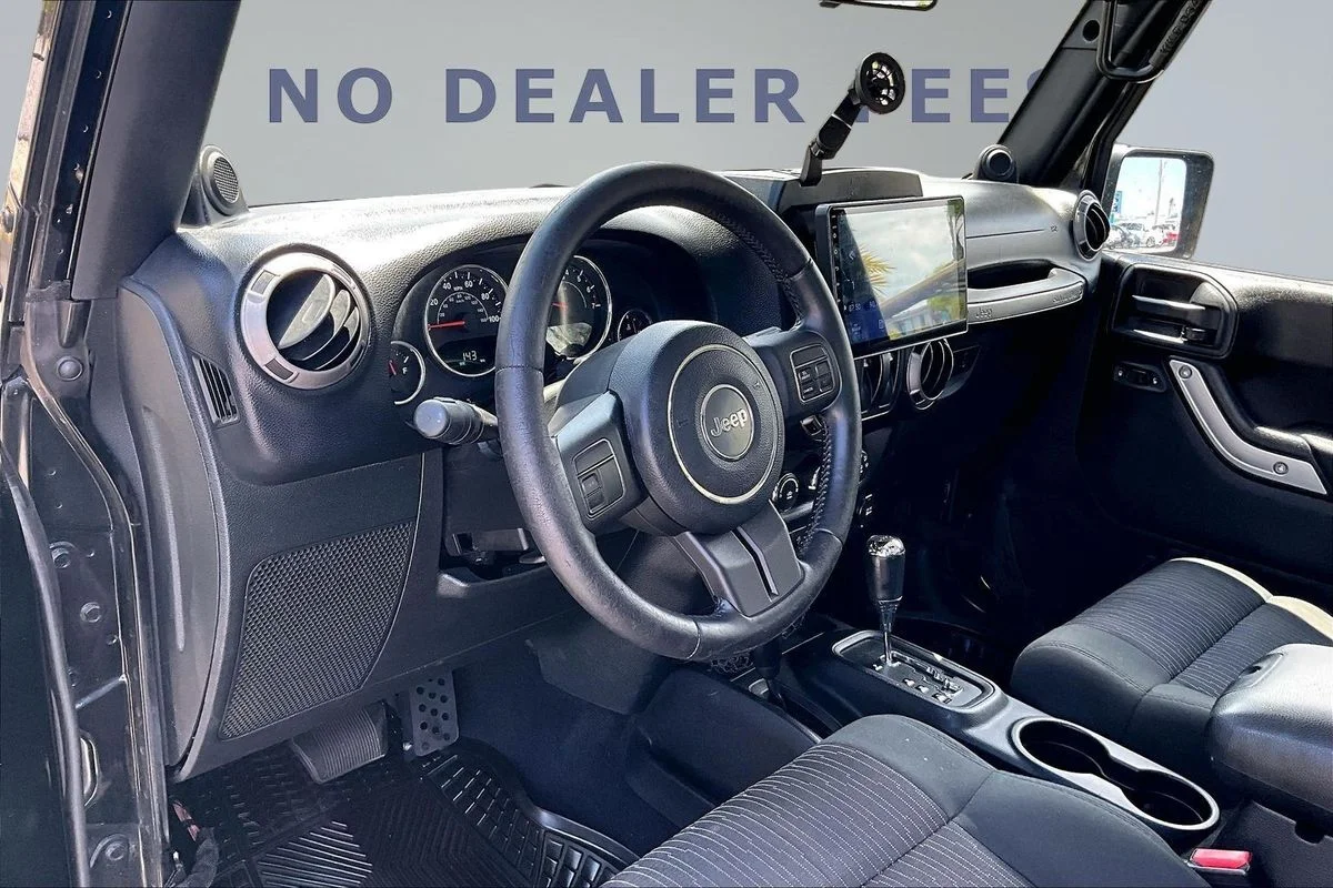 Used 2012  Jeep Sport image 17