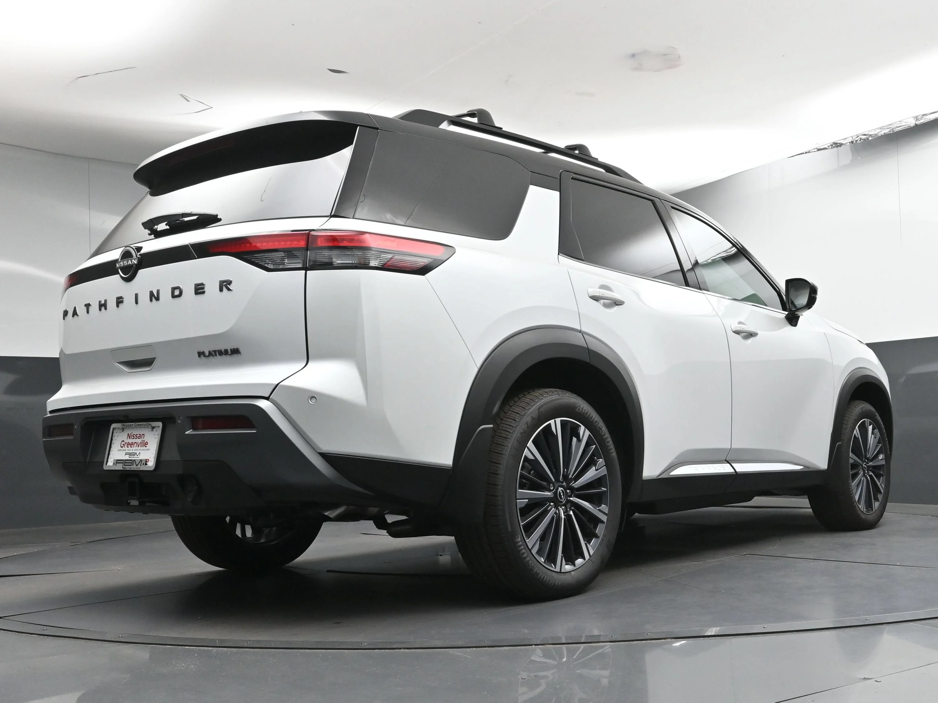 New 2026 Everest White Pearl TriCoat / Super Black Two-tone Nissan Platinum image 27