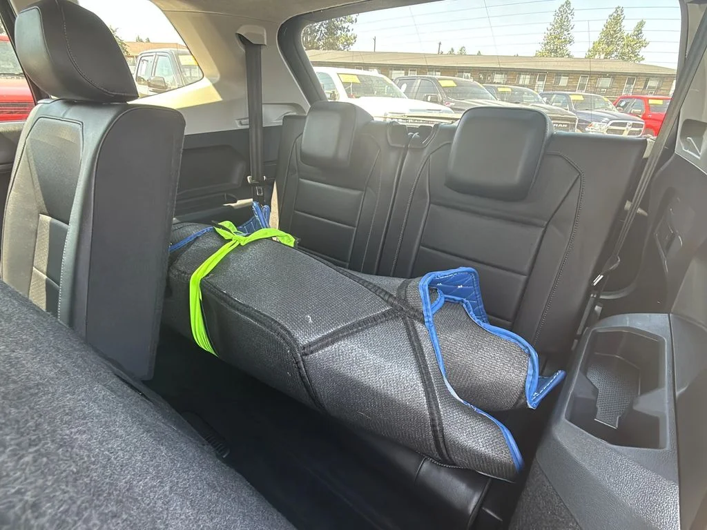Used 2019 Deep Black Pearl Volkswagen SE image 28