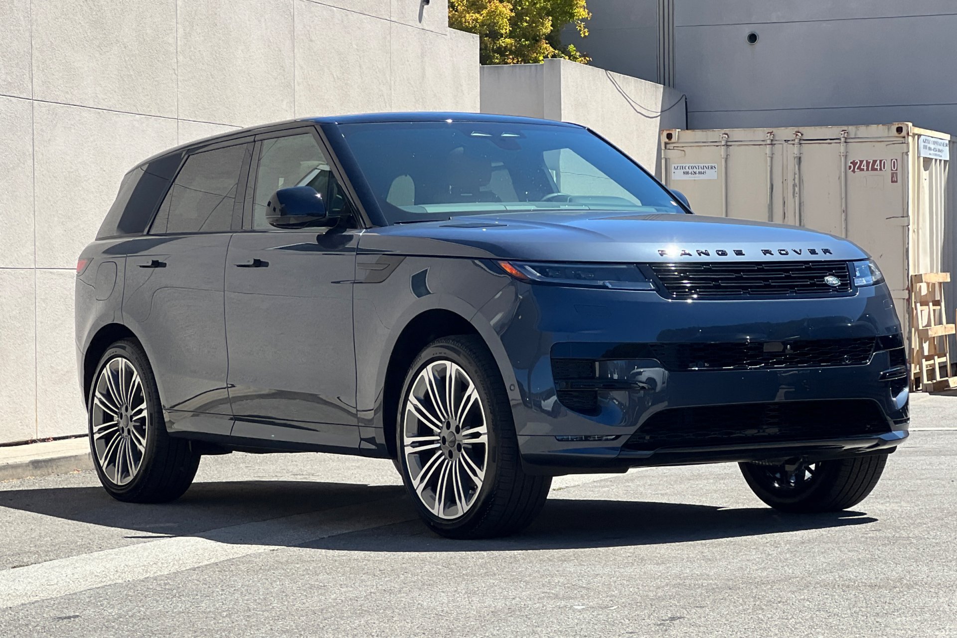 New 2026 Varesine Blue Land Rover Dynamic SE image 8