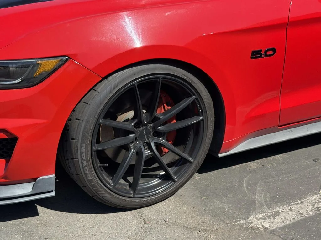 Used 2016 RACE RED Ford GT Premium image 8