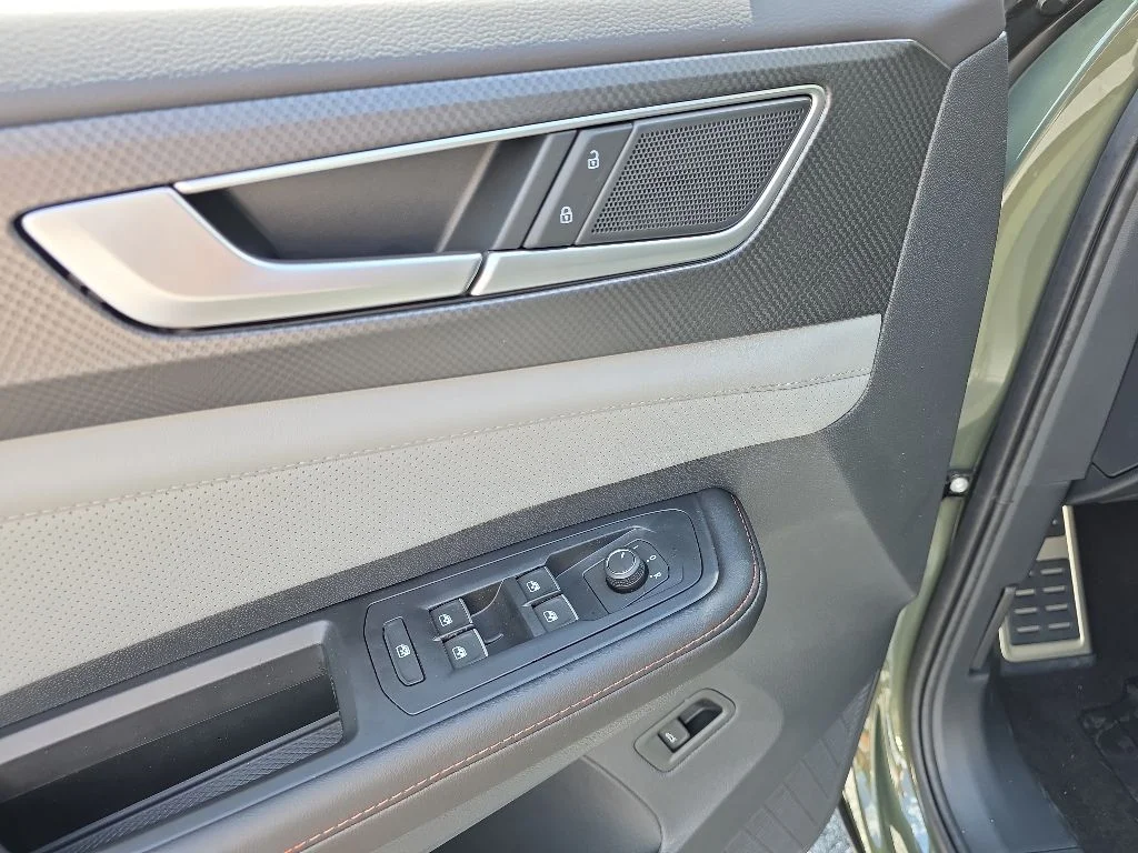 New 2026 Avocado Green Pearl Volkswagen 2.0T Peak Edition image 10