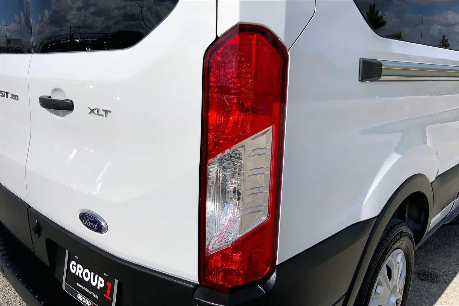 Used 2025 Oxford White Ford XLT image 28