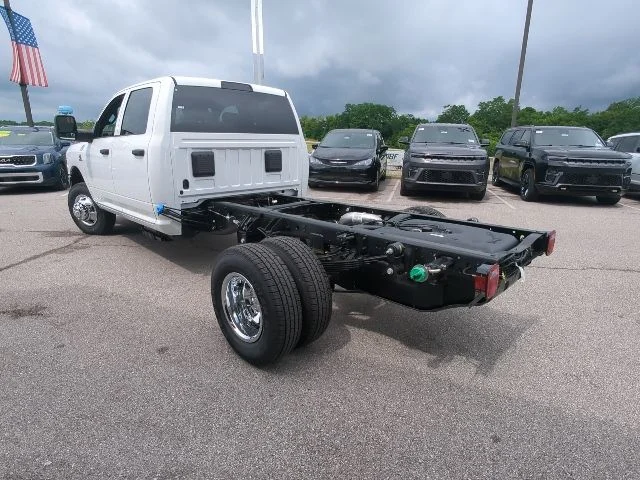 New 2026 Bright White Clearcoat RAM Tradesman image 28
