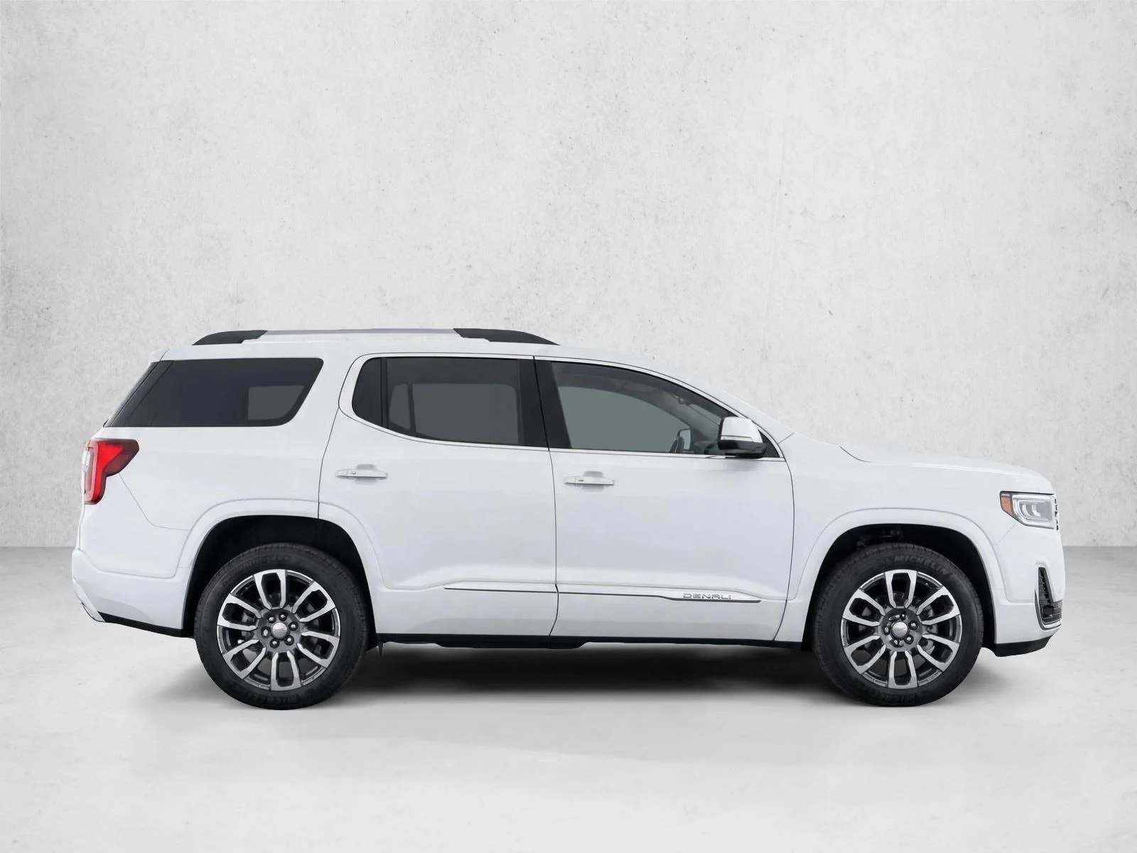 Used 2023 White Frost Tricoat GMC Denali image 8