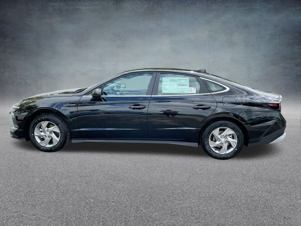 Certified Used 2026 Abyss Black Hyundai SE image 30