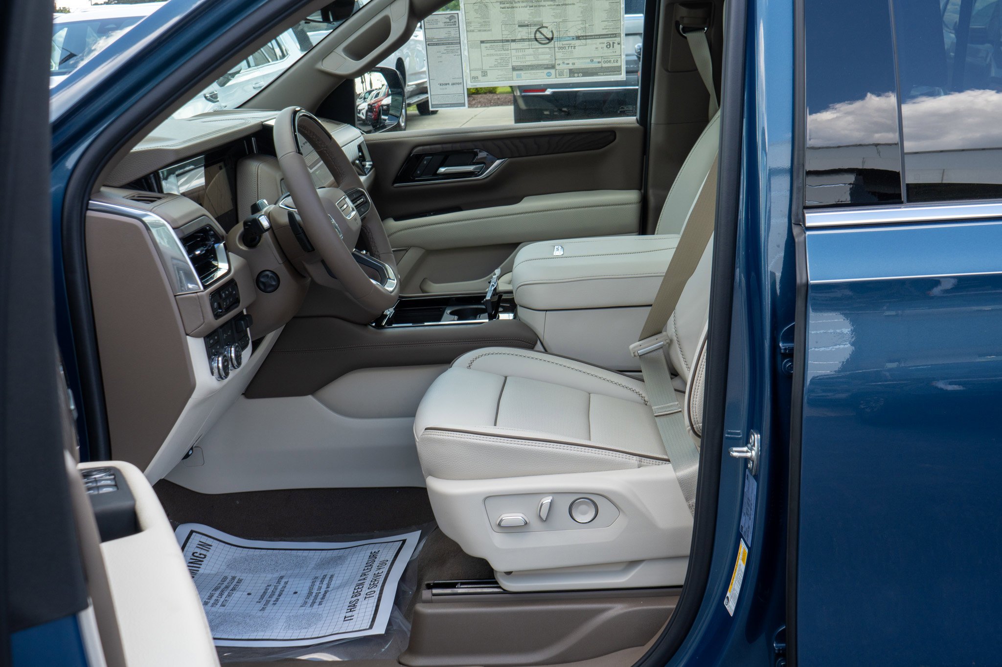 2026 GMC Yukon Denali - Photo 28